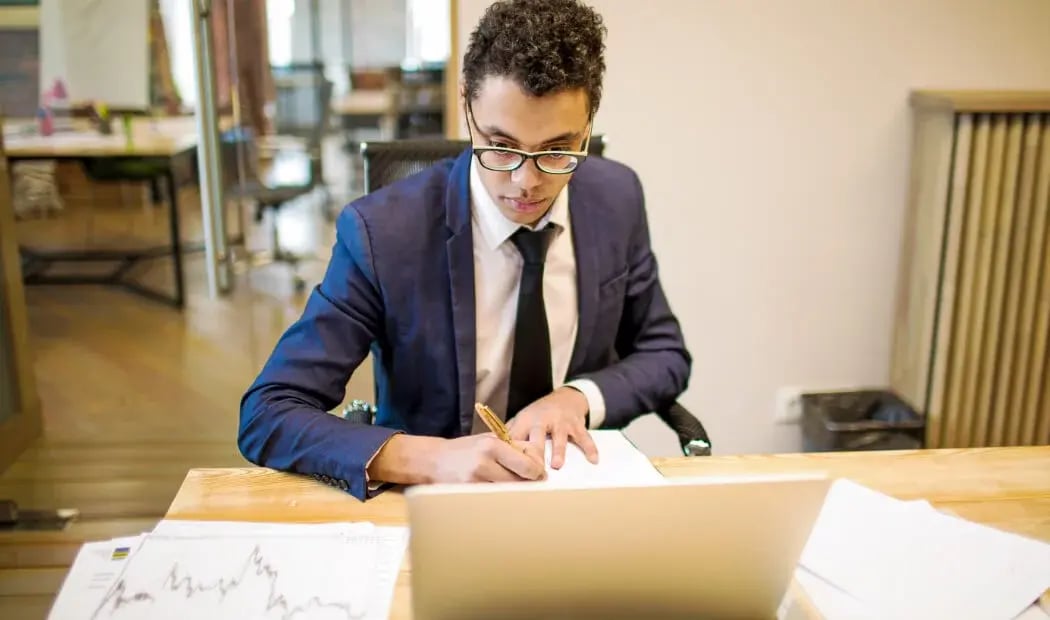 consultant analysing workplace risk data consultant analysing workplace risk data