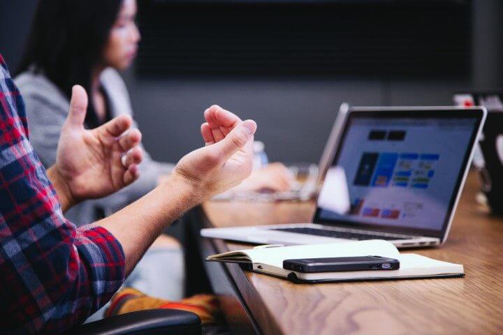 Tips for managing relationships during a crisis